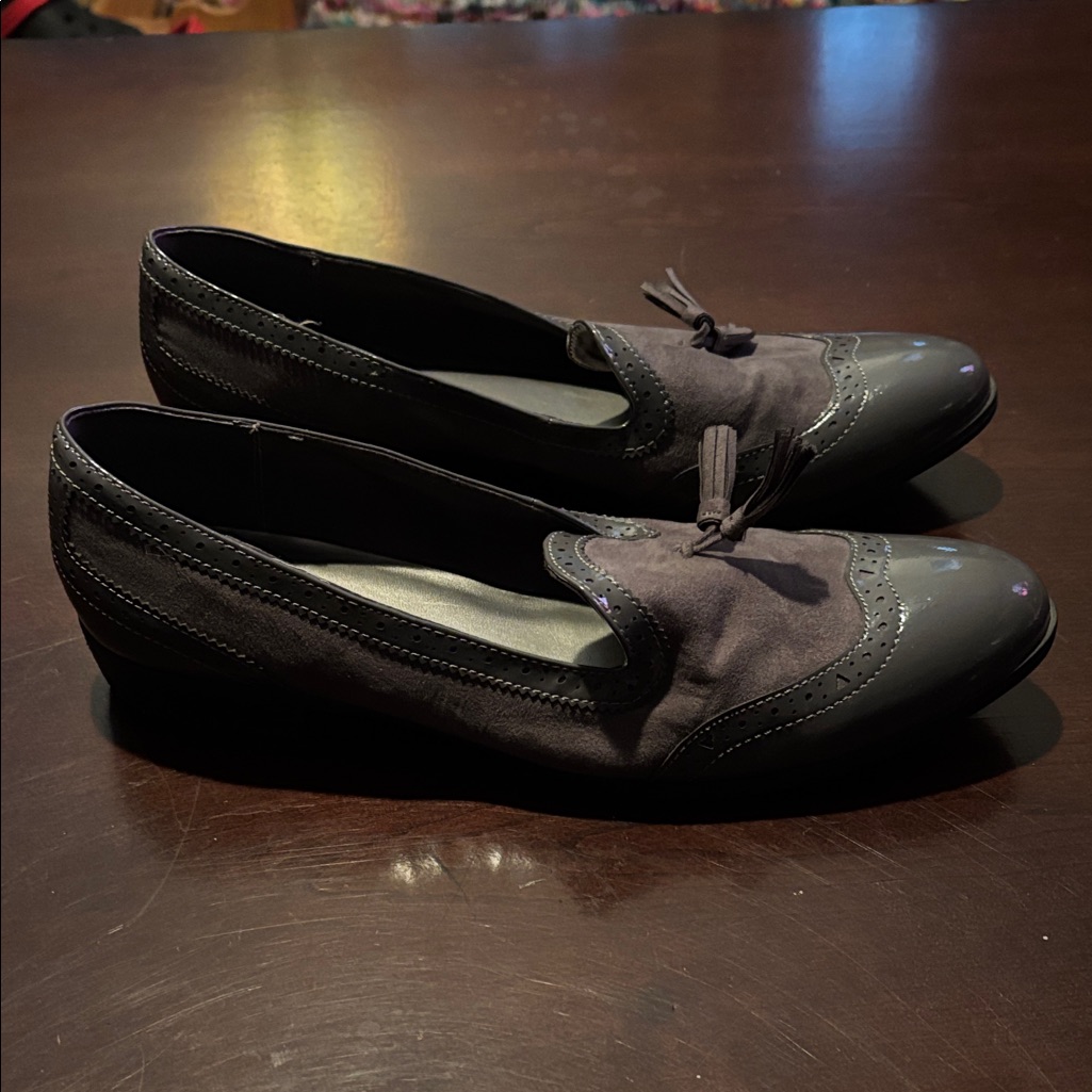 Unisa Gray Tasseled Loafers